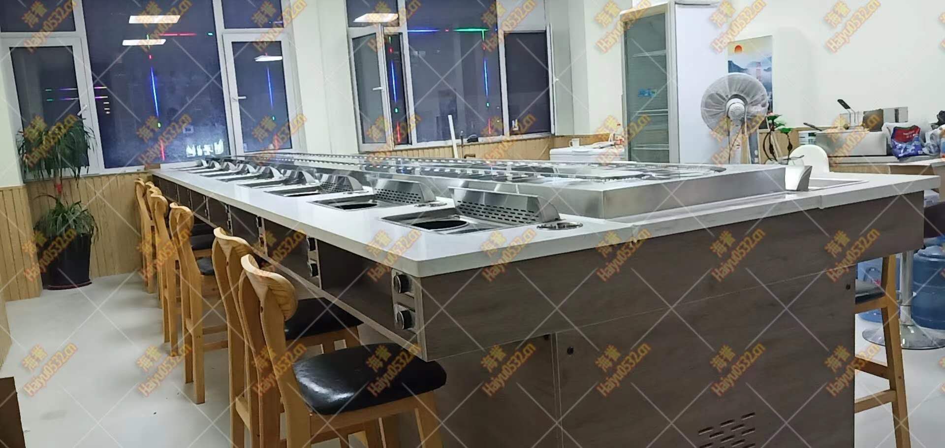 旋轉(zhuǎn)小火鍋涮烤一體設備