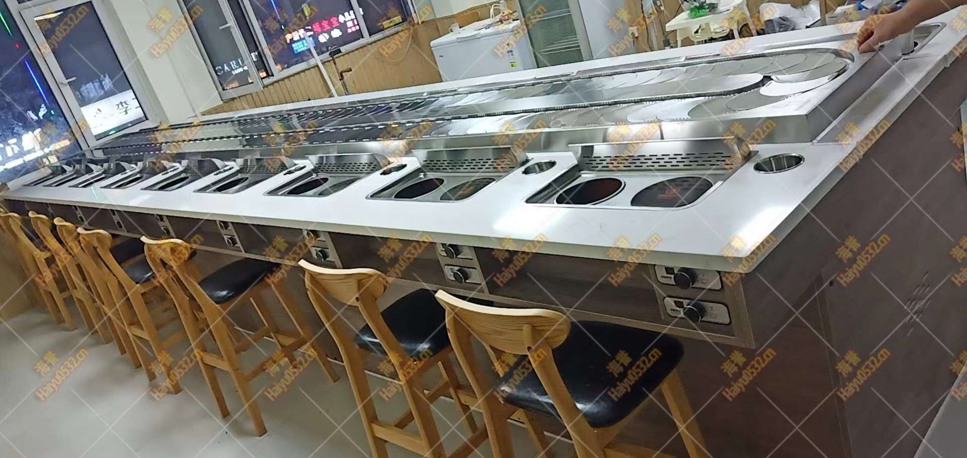 旋轉(zhuǎn)小火鍋涮烤一體設備