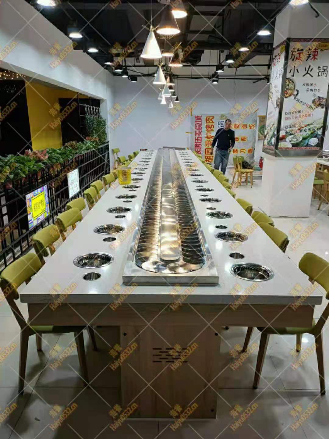 無煙涮烤旋轉小火鍋設備升級新業(yè)態(tài)