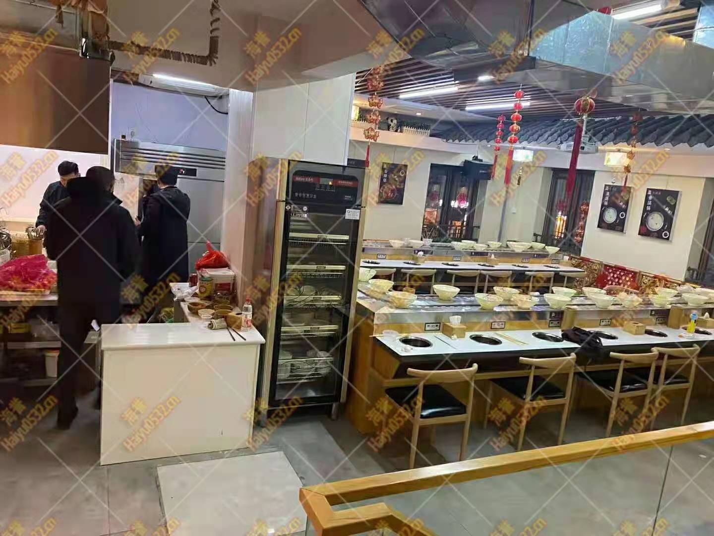 旋轉(zhuǎn)小火鍋機器多少錢一臺