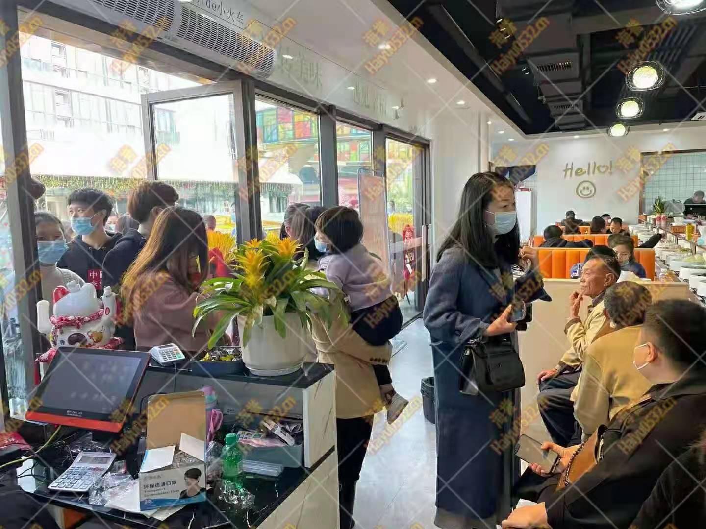 旋轉(zhuǎn)小火鍋機器多少錢一臺