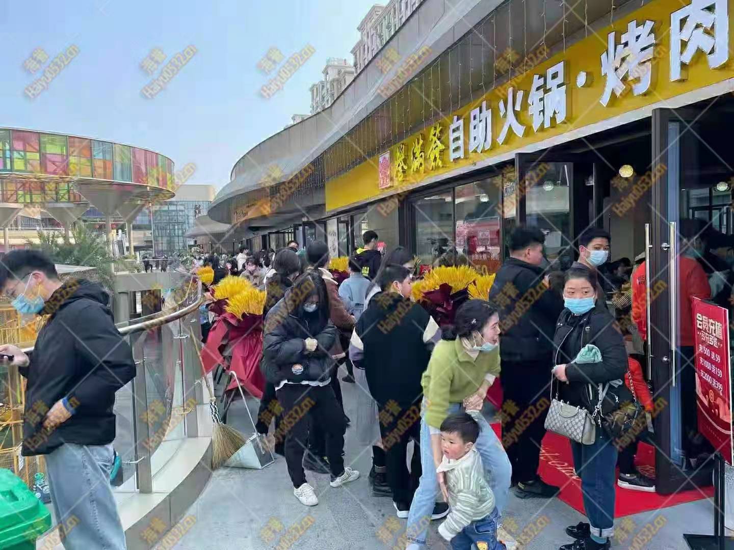 旋轉(zhuǎn)小火鍋機器多少錢一臺
